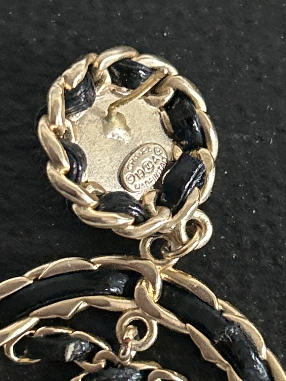Super rare vintage lamb skin calf skin cc hoop earings - Picture 2 of 4